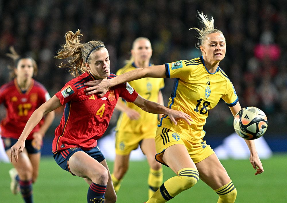 包含球员赛场表现不俗,球队冲击冠军的词条 包含球员赛场表现不俗,球队冲击冠军的词条