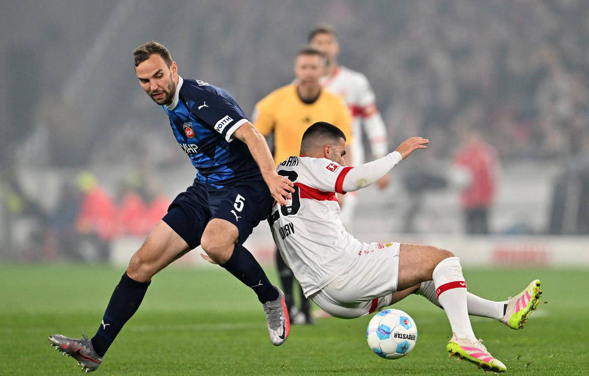 斯图加特主场梦幻大胜门兴,豪取联赛领先的简单介绍 斯图加特主场梦幻大胜门兴,豪取联赛领先的简单介绍