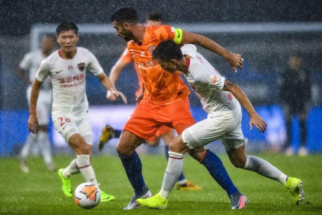 包含恒大主场胜鲁能,稳守积分榜榜首位置的词条 包含恒大主场胜鲁能,稳守积分榜榜首位置的词条