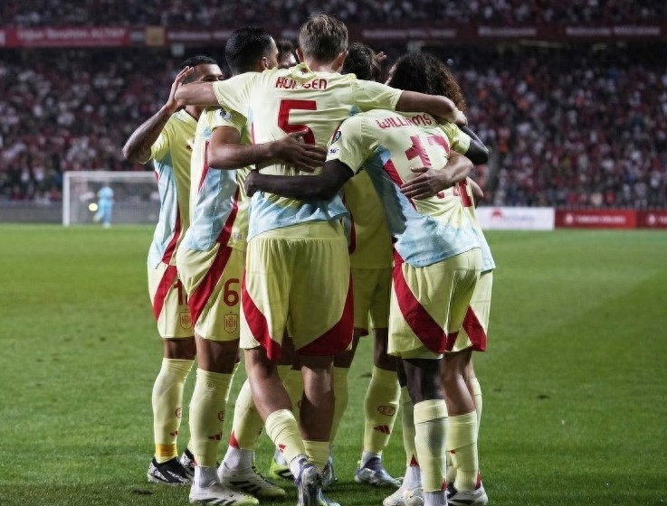 包含荷兰队与德国队激战,拼抢欧预赛四强名额的词条 包含荷兰队与德国队激战,拼抢欧预赛四强名额的词条