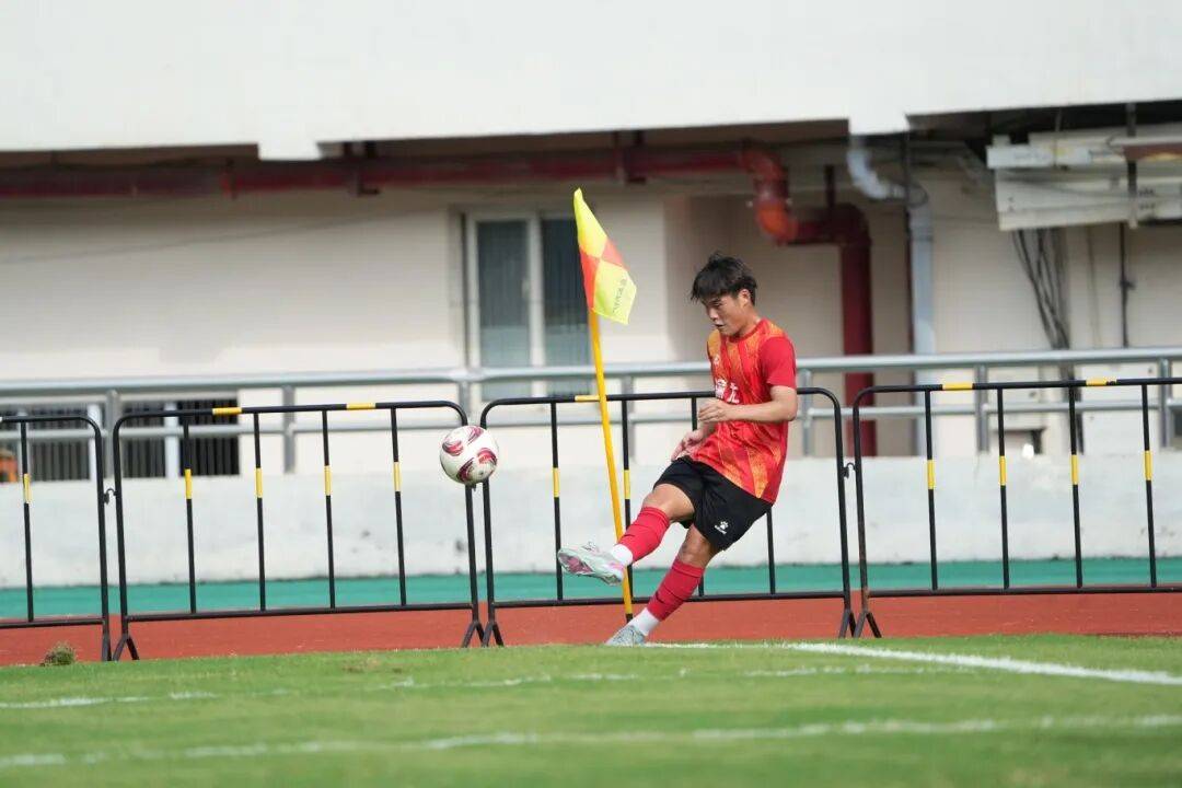 热血澎湃!国内足球联赛队员斗志昂扬的简单介绍 热血澎湃!国内足球联赛队员斗志昂扬的简单介绍