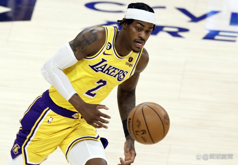 湖人大胜勇士,夺得常规赛首胜 湖人大胜勇士,夺得常规赛首胜